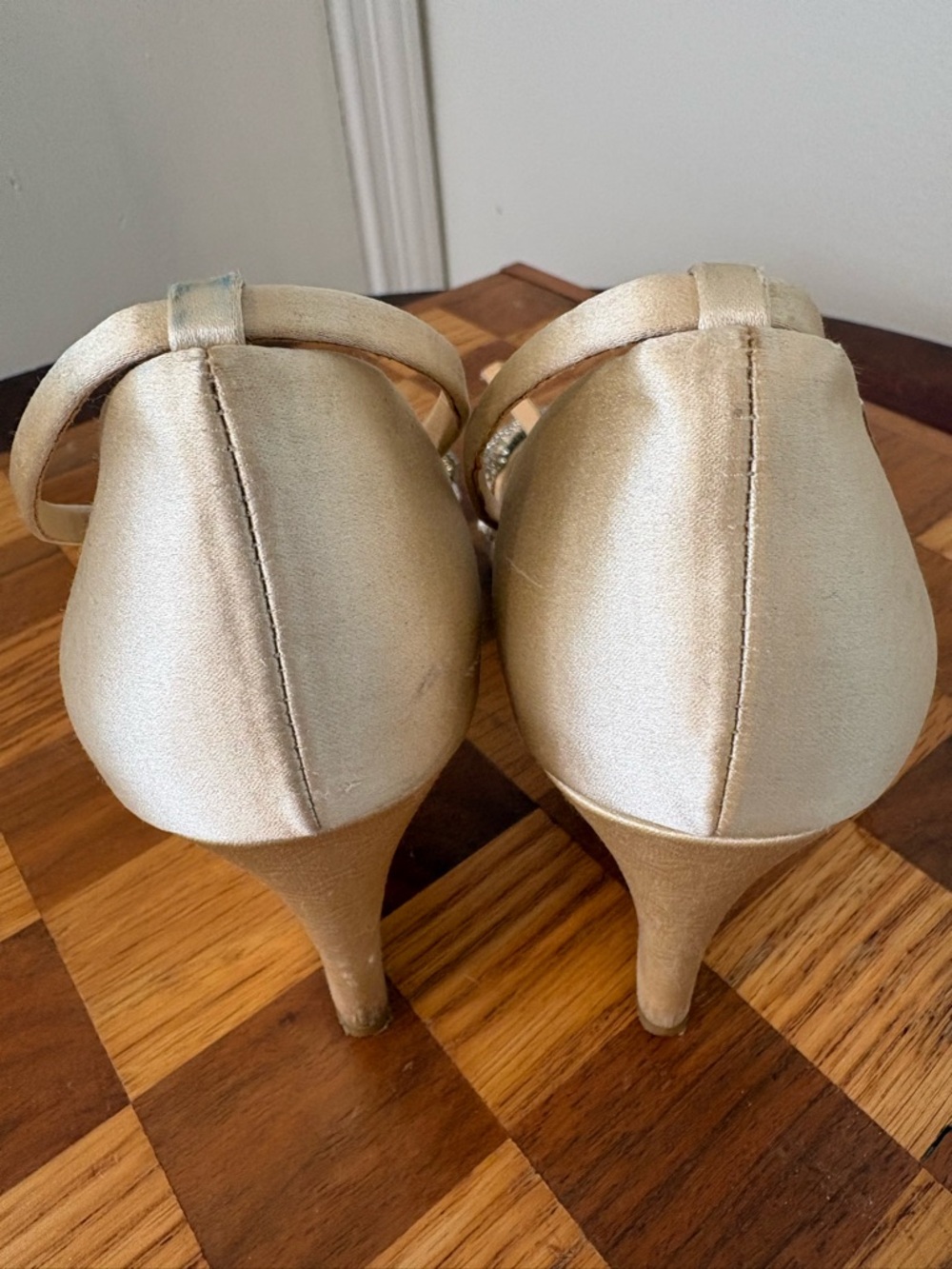 Bagdley Mischka Satin Wedges size 8 - Picture 6 of 9